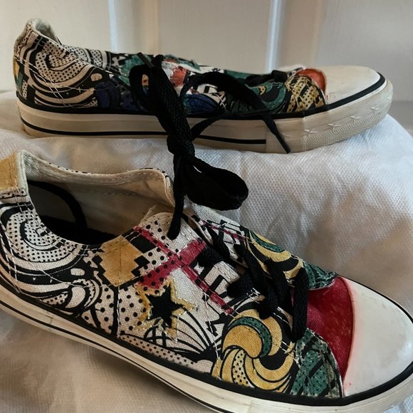 EUC CTAS ONE STAR kicks MULTI fun design (Jr. 3) KICKS - Picture 3 of 6